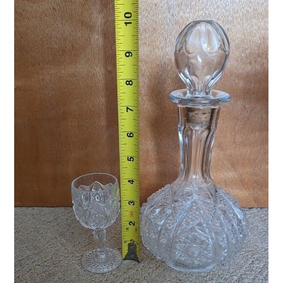 Vintage MCM Imperial Glass Decanter and Set of 2 Cordial Glasses - Picture 5 of 5